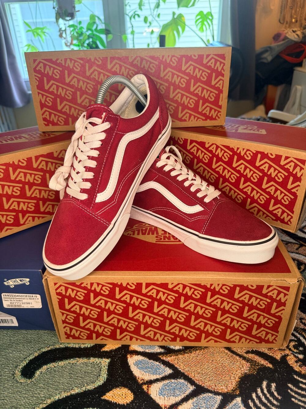 NEARLY NEW Vans Old Skool Burgundy Men 8/Women 9.5